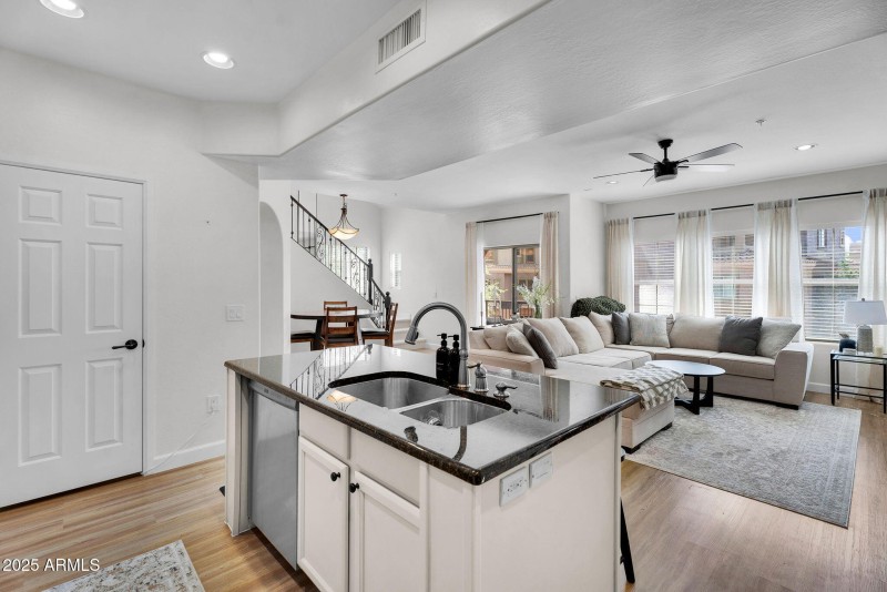 19-web-or-mls-3935 E Rough Rider Rd 1057