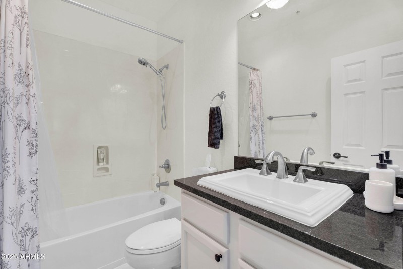 30-web-or-mls-3935 E Rough Rider Rd 1057