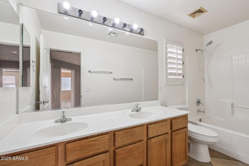 24 Bath 2 up