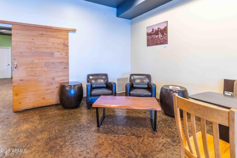 Cafe/Lounge