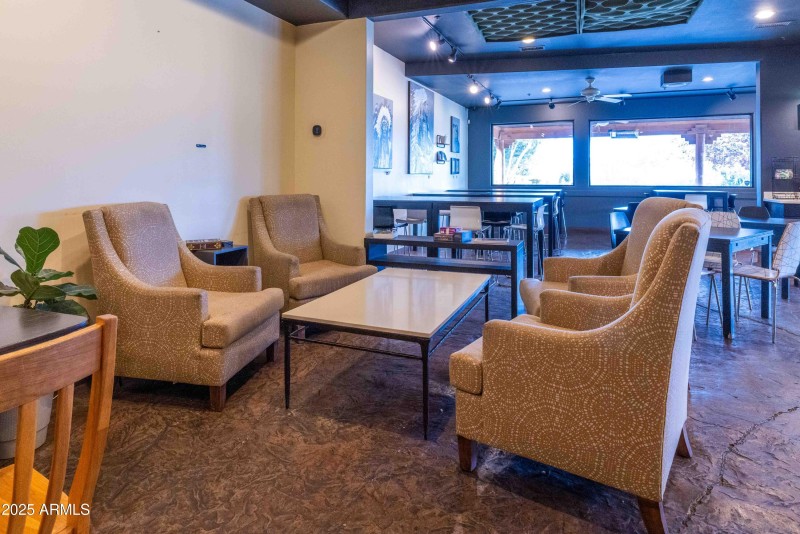 Cafe/Lounge