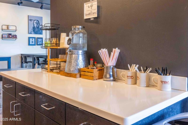 Condiment Station