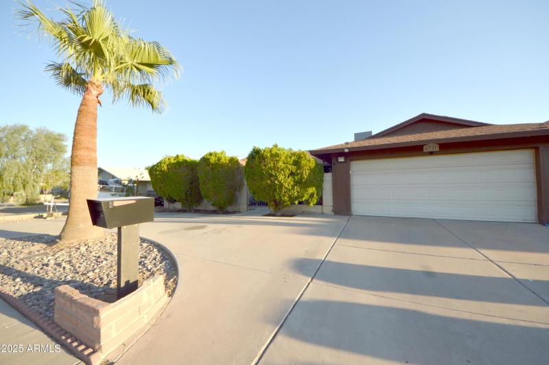 Front Right with Curve Drive Way