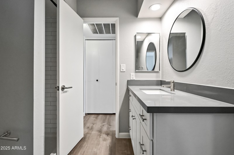 19-6480N82S210-ocupix