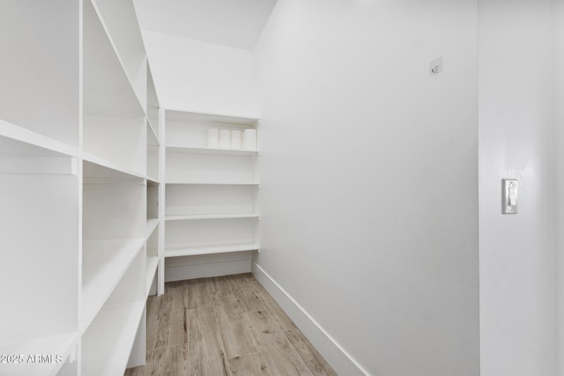 Walk-in Pantry