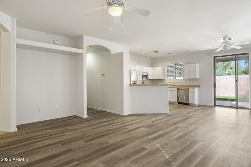 6742 E Regina St Mesa - 250