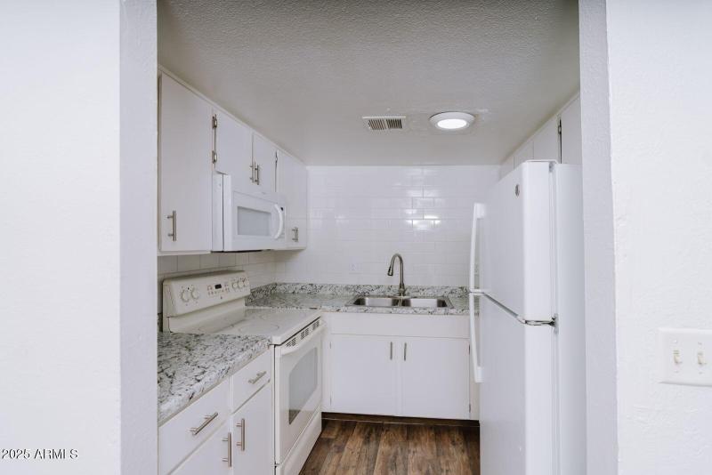 WhatsApp Image 2025-09-16 at 09.08.06 (1