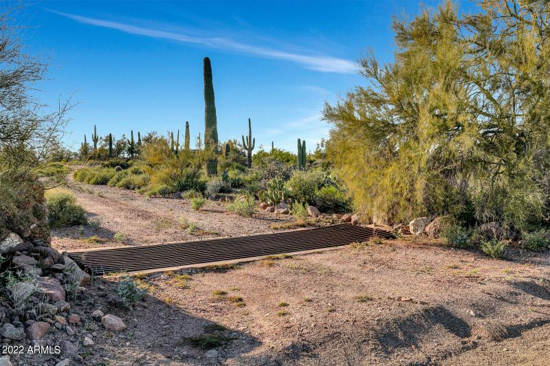 22_3750_South_Blackhawk_Road__022_mls
