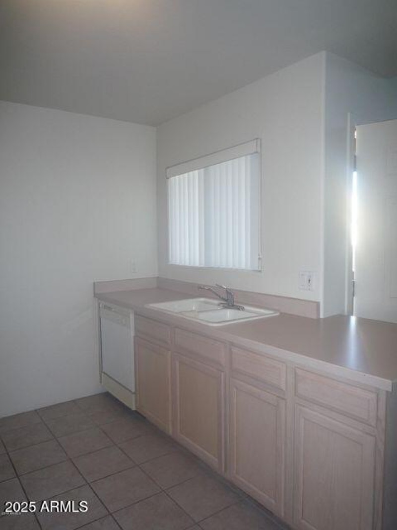 20191010224900098272000000-o