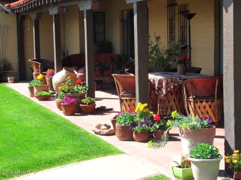 porch flowers 001