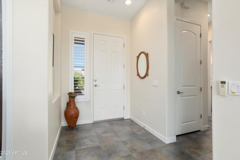 ENTER & SEE THE BEAUTIFUL SLATE TILE