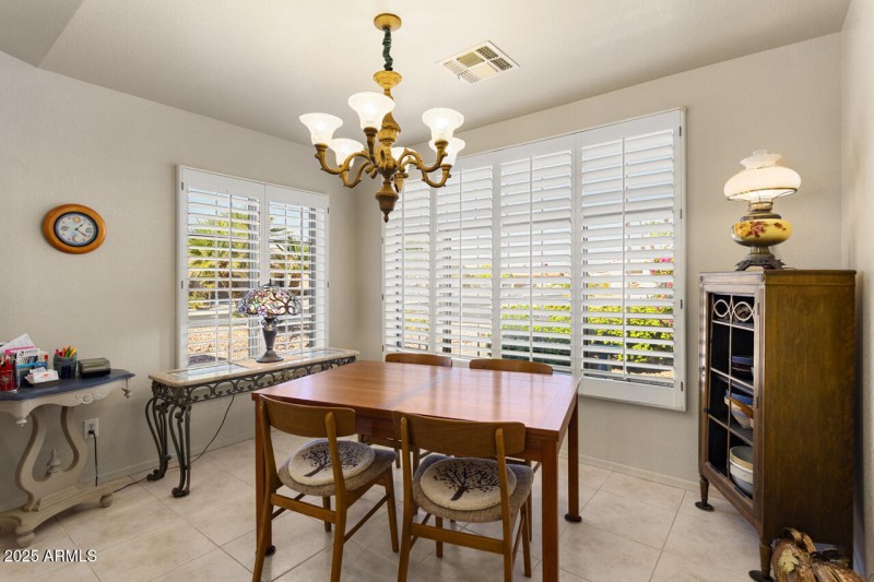 Earing area in kitchen