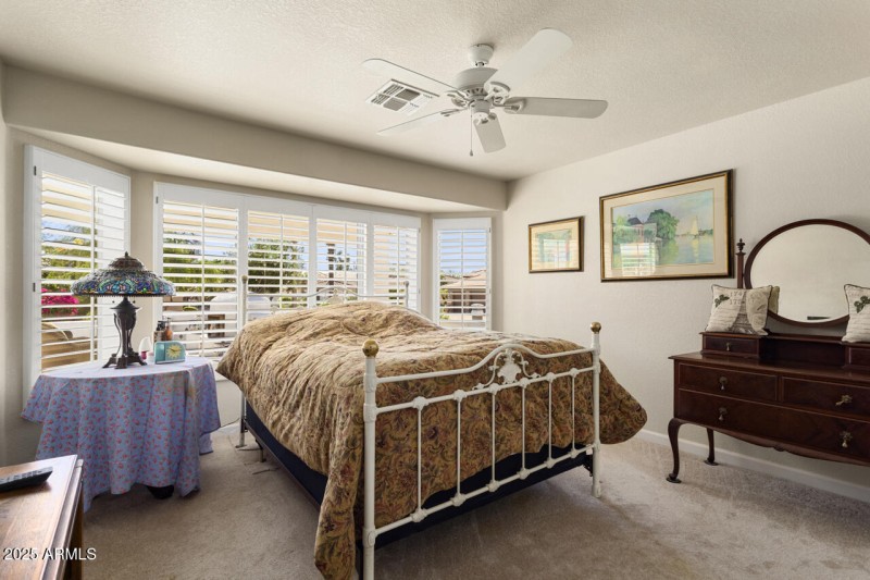 2nd bedroom with bump-out