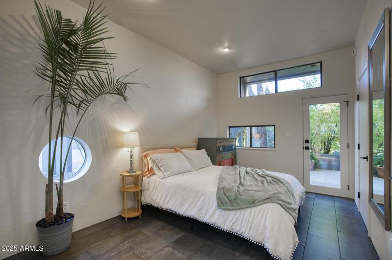 Secondary bedroom