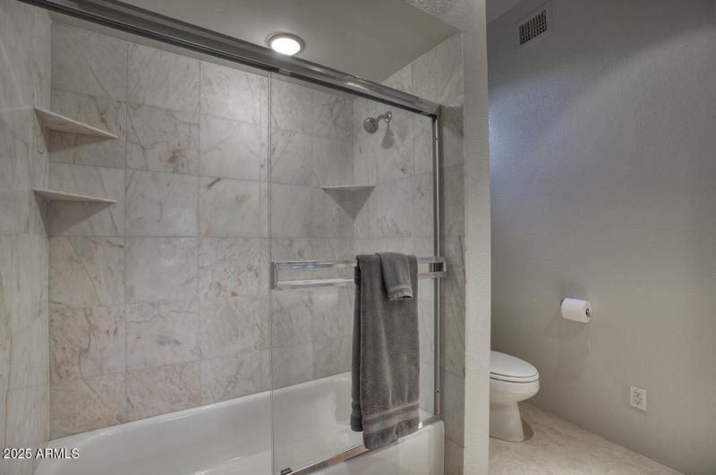 Guest House bathroom