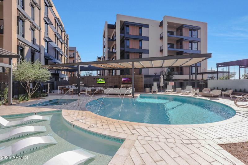 Wading Pool/Sunning Pool