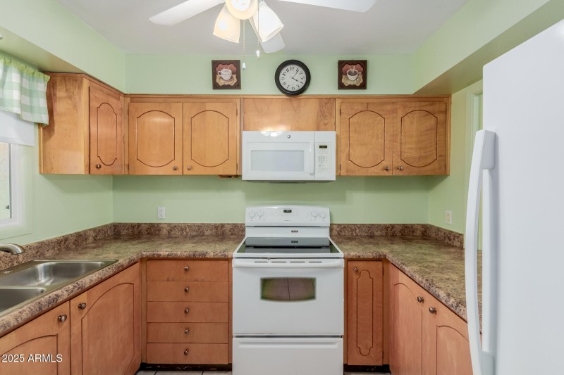 Ceiling fan in kitchen