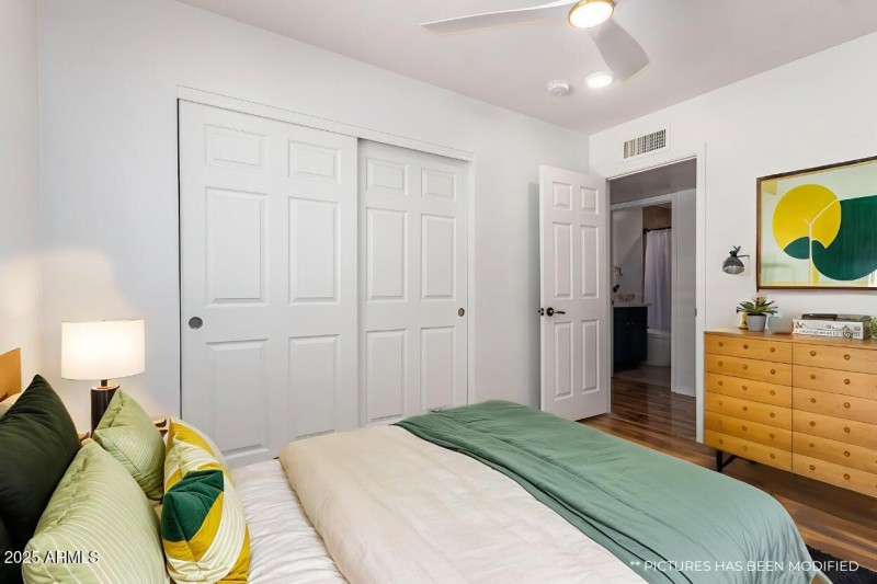 2201 E KINGS Avenue - Guest Room