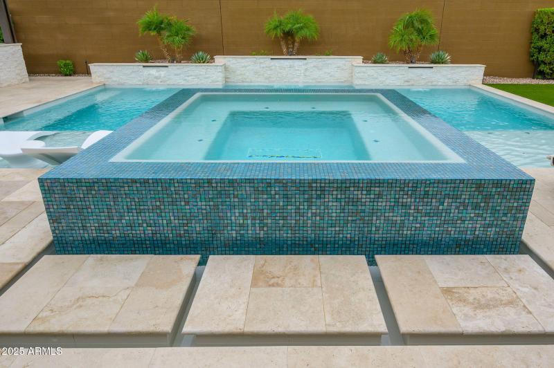 negative edge jacuzzi