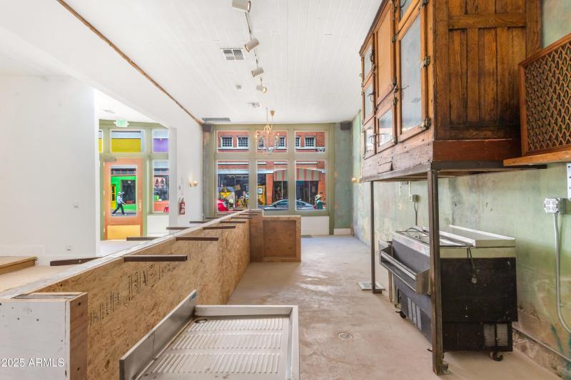 Bar Back