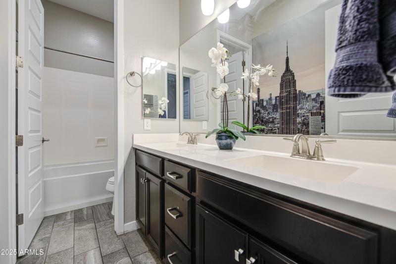 Bathroom 2-pic 2