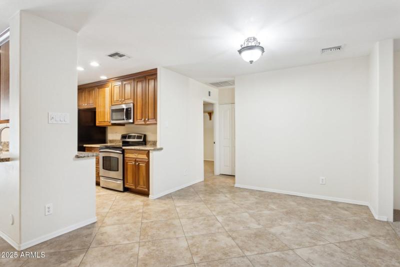 60-web-or-mls-5315-e-thunderbird-rd