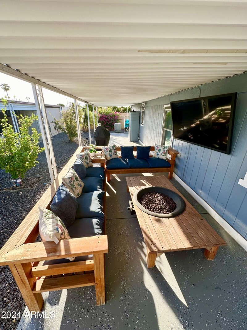 072 OUTSIDE 1