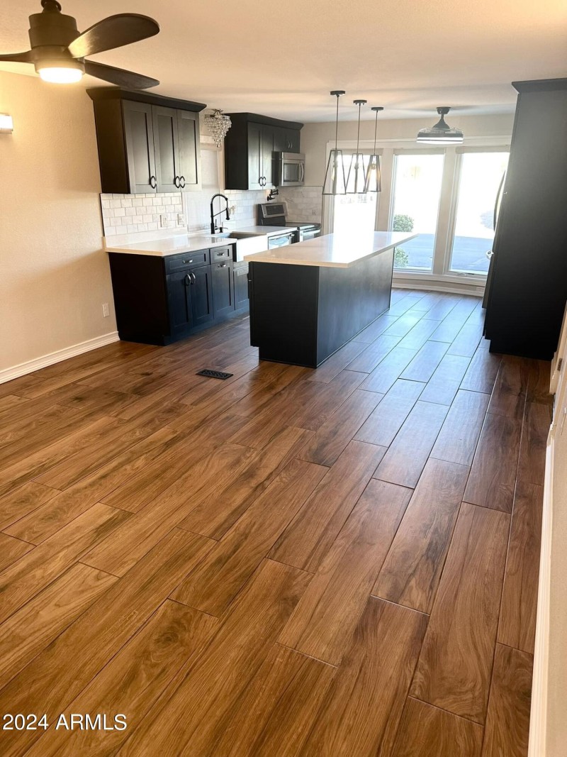 072 LR to Kitchen 1