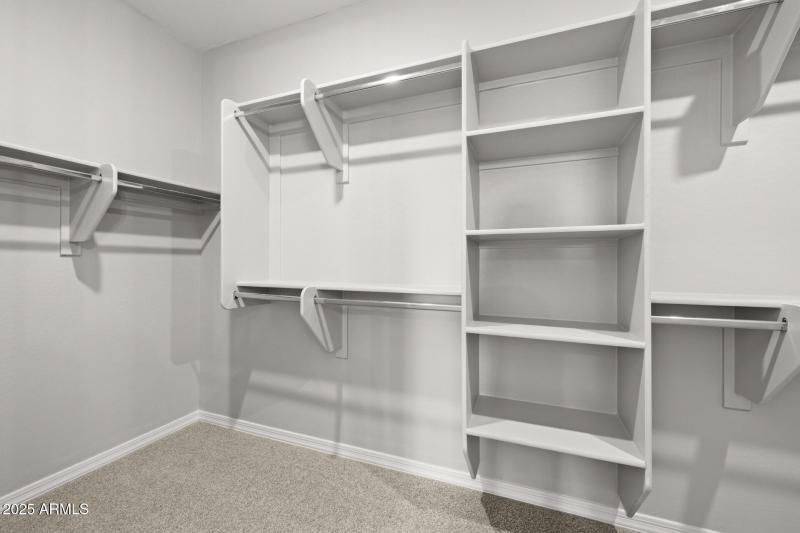 30)PRIMARY CLOSET