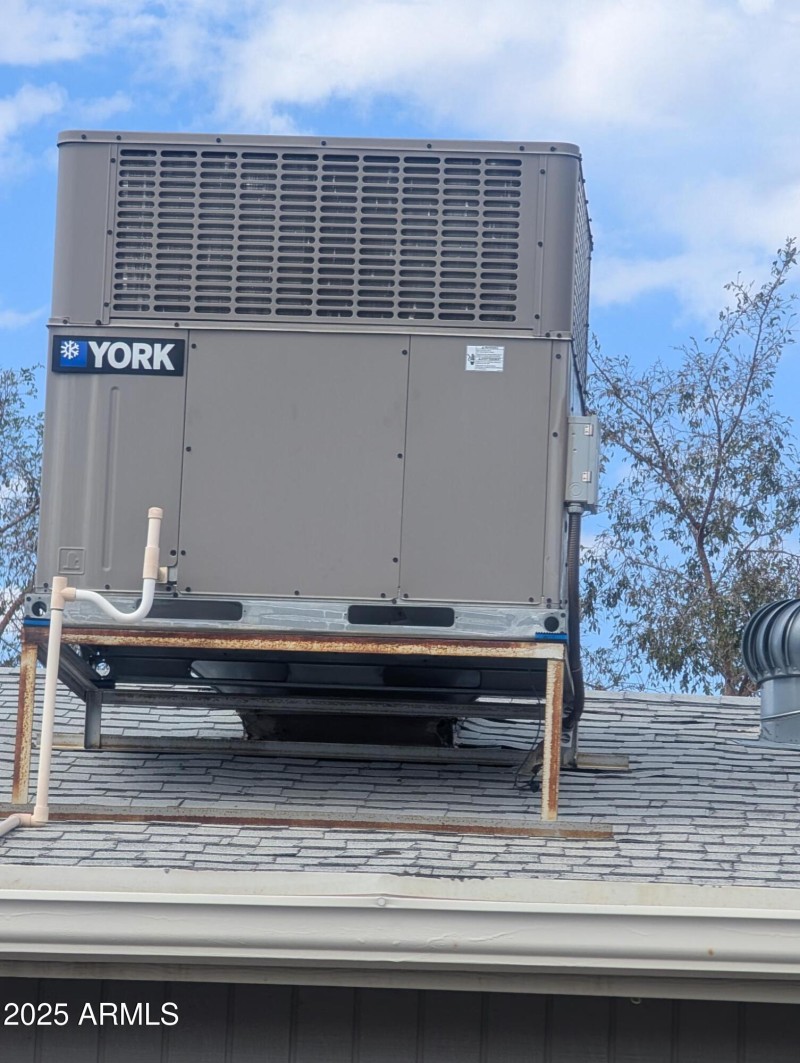 grand AC UNIT