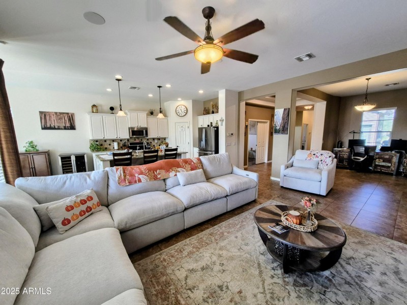 186dde1d-73eb-46a1-b5ae-d0f9311cd6f3~1