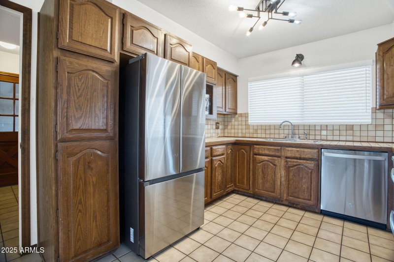 5406 W Caron St Glendale - 240