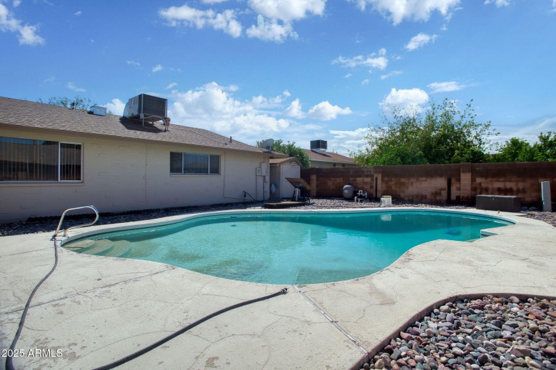 5406 W Caron St Glendale - 327_5