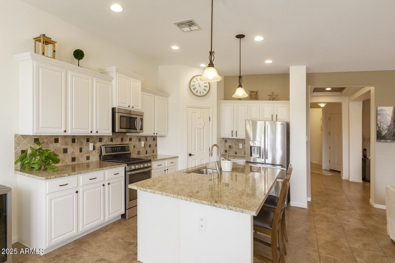 42512f81-4152-4ead-b456-c936acef100d