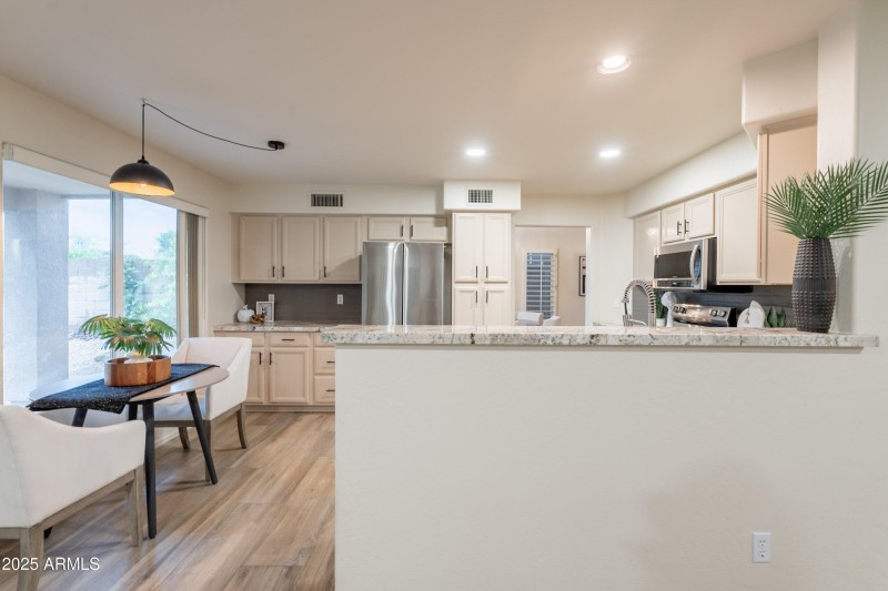 Eat in kitchen