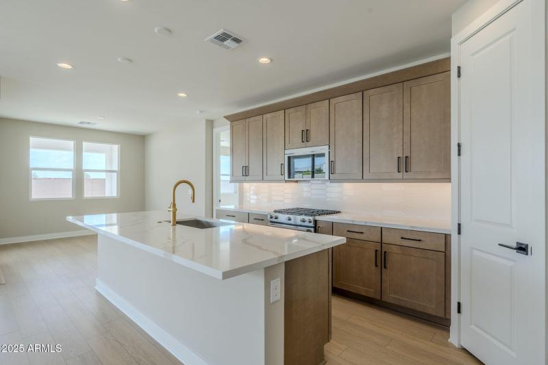 Kitchen W Neutral Finishes