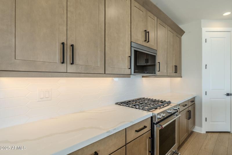 Kitchen W Stainless Steel Appliances
