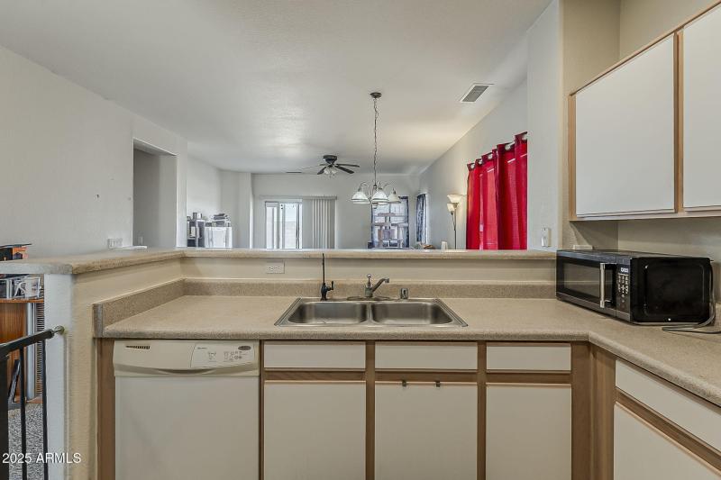 21-web-or-mls-6th Ave-21