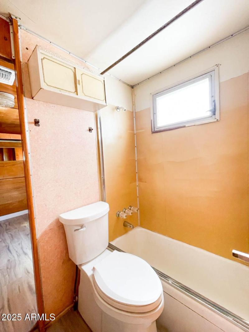 20 MH Bathroom