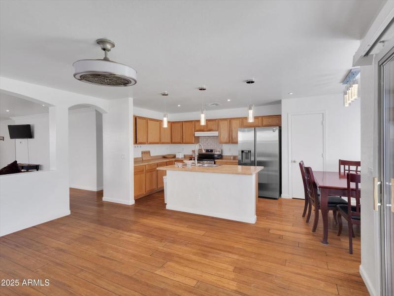 13-10911 W Meadowbrook Avenue-13