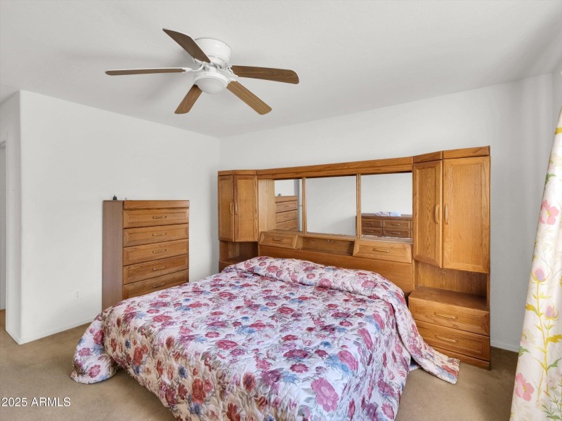 22-10911 W Meadowbrook Avenue-22