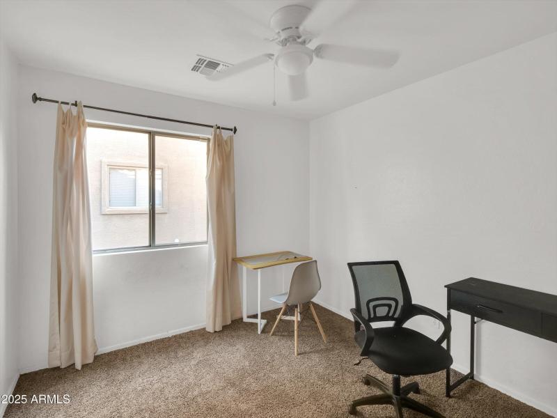 27-10911 W Meadowbrook Avenue-27