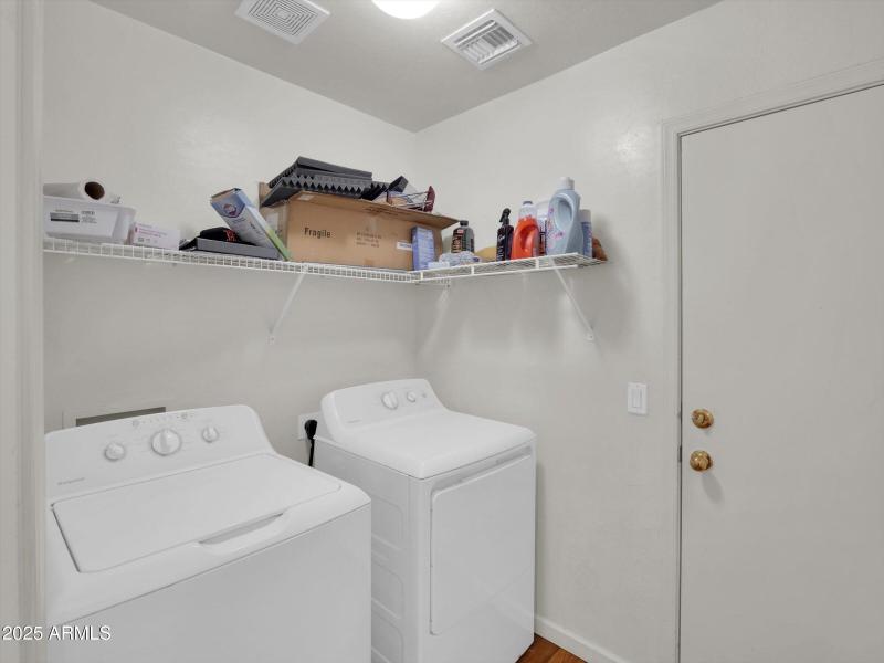 35-10911 W Meadowbrook Avenue-35