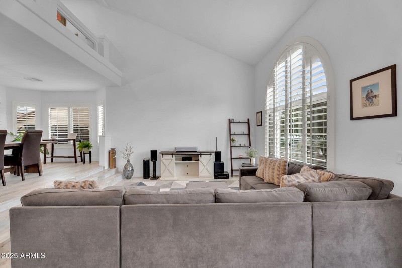 8-web-or-mls-Indigo Bay-7