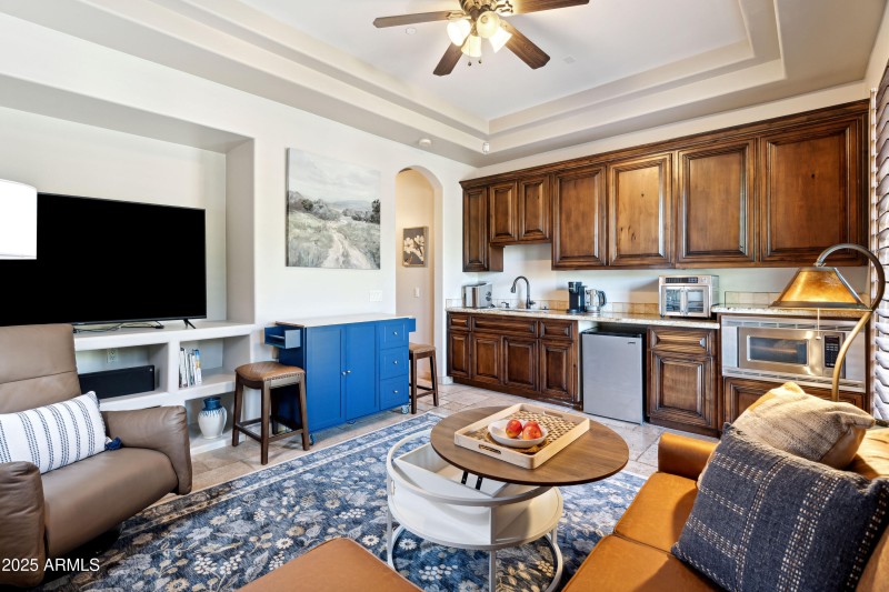 Casita Living Room/Kitchen