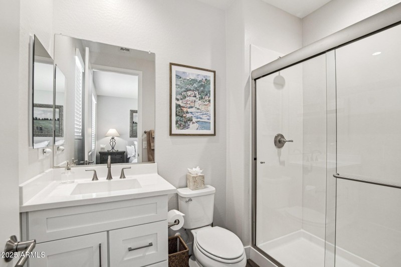 18-web-or-mls-W Fairmount Ave-S2809-017