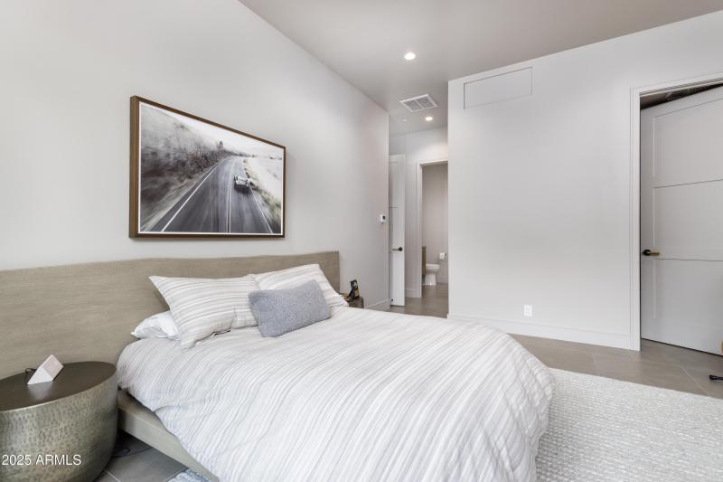 109 Summit Way Guest Bed 1 Reverse