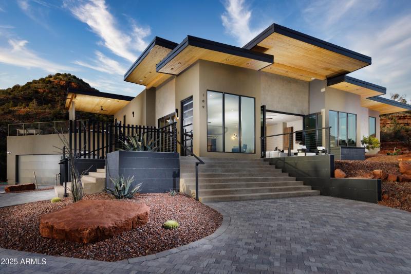 109 Summit Way Twilight Exterior sky 2