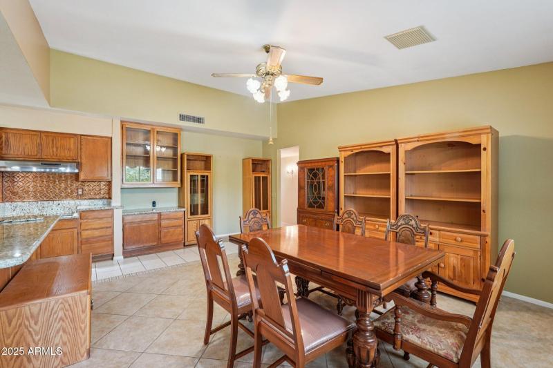 16-web-or-mls-W Crystal Lake Dr-S2909-01