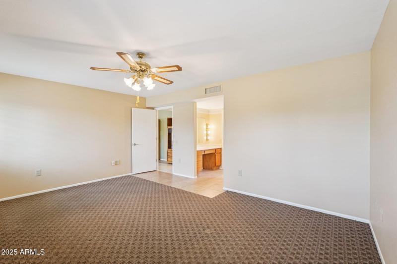 32-web-or-mls-W Crystal Lake Dr-S2909-03